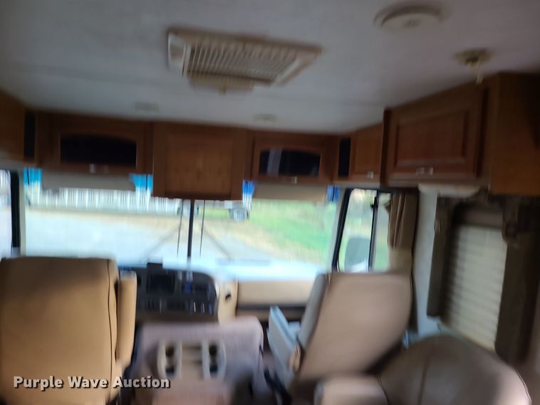 image for item DK4127 2003 Four Winds Hurricane  RV