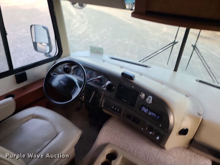 image for item DK4127 2003 Four Winds Hurricane  RV