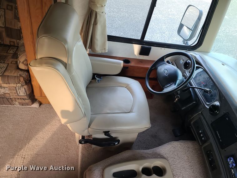 image for item DK4127 2003 Four Winds Hurricane  RV