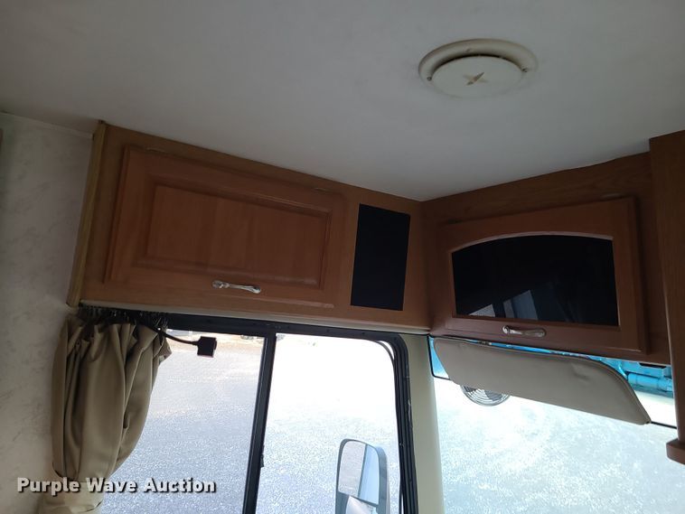 image for item DK4127 2003 Four Winds Hurricane  RV