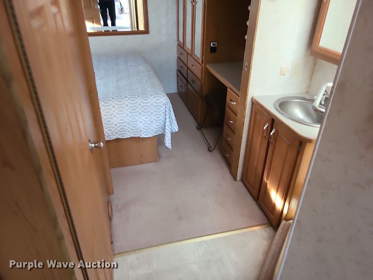 image for item DK4127 2003 Four Winds Hurricane  RV