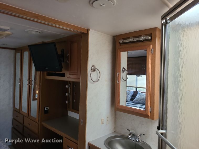 image for item DK4127 2003 Four Winds Hurricane  RV