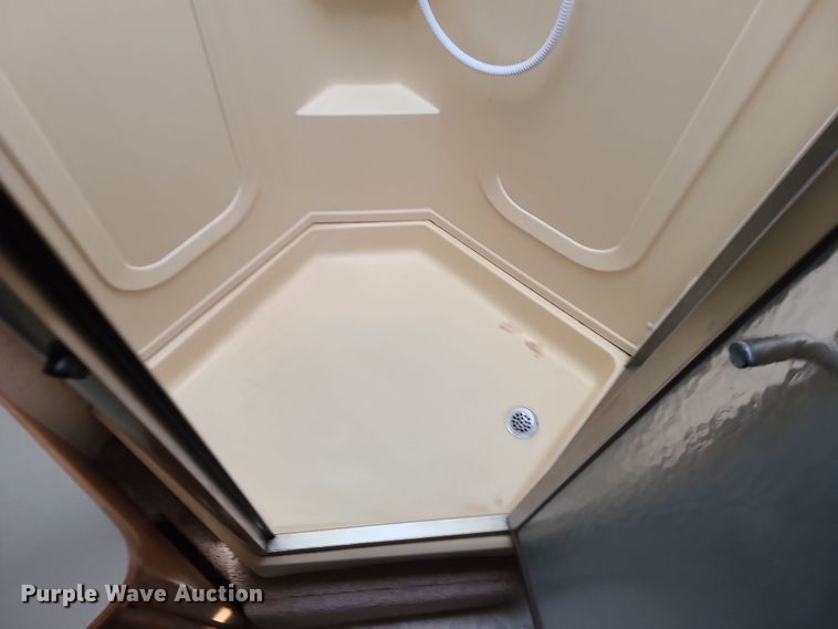 image for item DK4127 2003 Four Winds Hurricane  RV