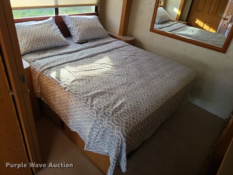 image for item DK4127 2003 Four Winds Hurricane  RV