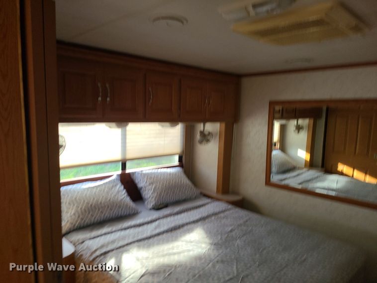 image for item DK4127 2003 Four Winds Hurricane  RV