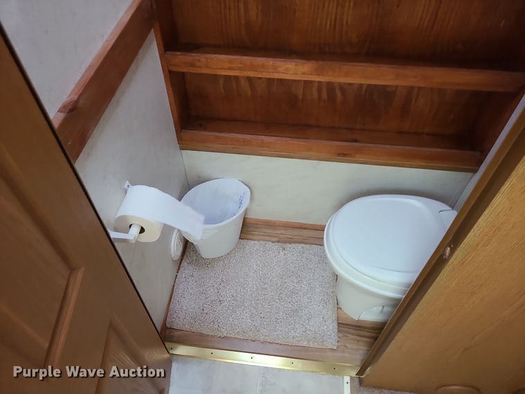 image for item DK4127 2003 Four Winds Hurricane  RV