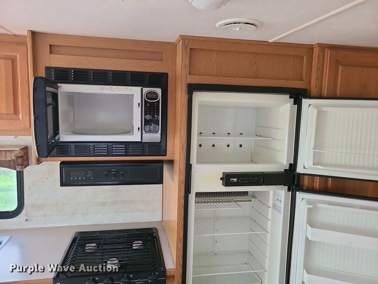 image for item DK4127 2003 Four Winds Hurricane  RV