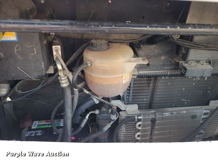 image for item DK4127 2003 Four Winds Hurricane  RV