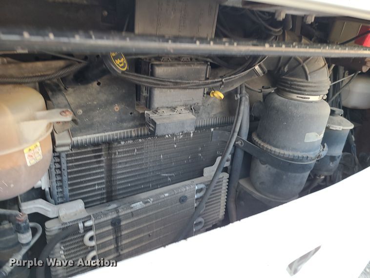 image for item DK4127 2003 Four Winds Hurricane  RV