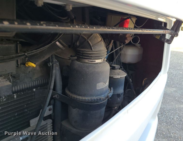 image for item DK4127 2003 Four Winds Hurricane  RV