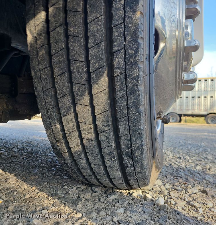 image for item DK4127 2003 Four Winds Hurricane  RV