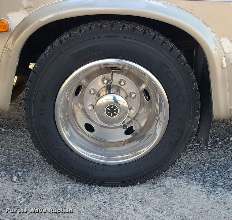 image for item DK4127 2003 Four Winds Hurricane  RV