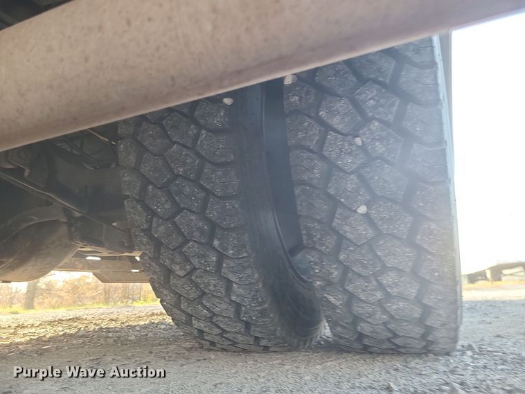 image for item DK4127 2003 Four Winds Hurricane  RV