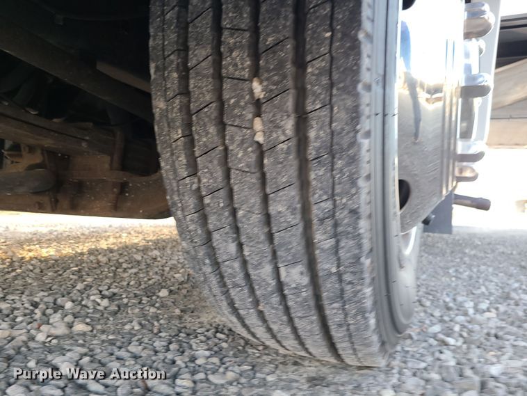 image for item DK4127 2003 Four Winds Hurricane  RV