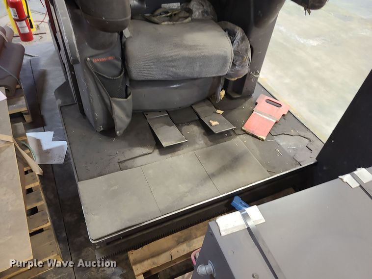 image for item DK4131 Raymond SA-CSR30T  forklift