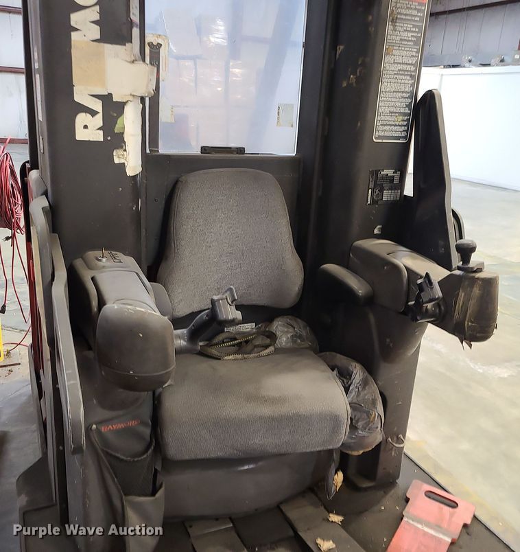 image for item DK4131 Raymond SA-CSR30T  forklift