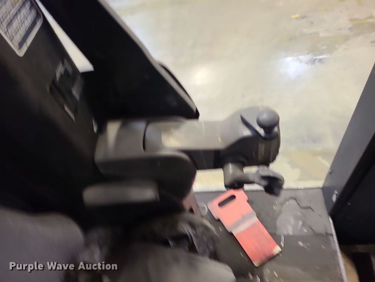 image for item DK4131 Raymond SA-CSR30T  forklift