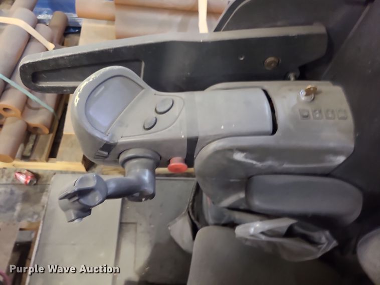 image for item DK4131 Raymond SA-CSR30T  forklift