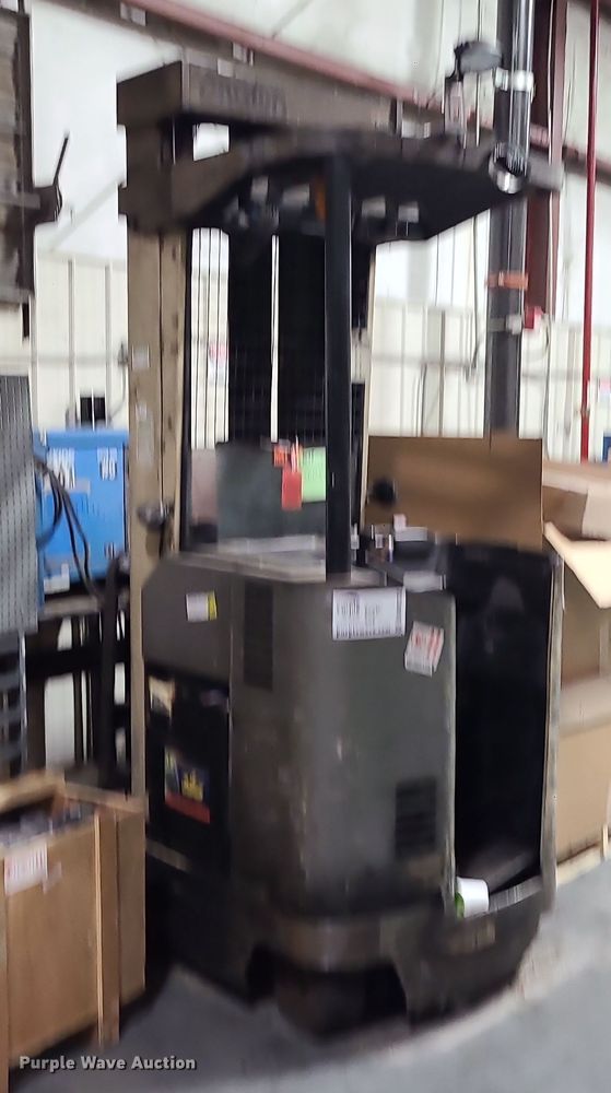 image for item DK4132 1994 Crown RR3020-45  forklift