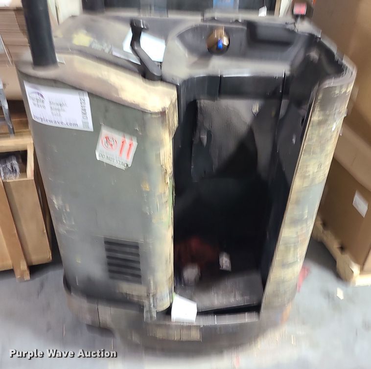image for item DK4132 1994 Crown RR3020-45  forklift