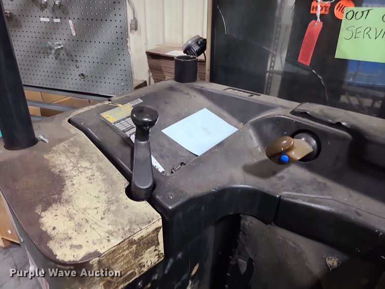 image for item DK4132 1994 Crown RR3020-45  forklift