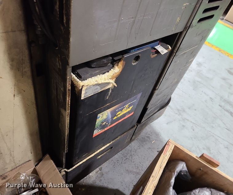 image for item DK4132 1994 Crown RR3020-45  forklift