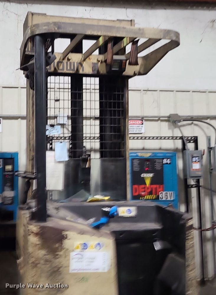 image for item DK4133 1992 Crown 45RRTT  forklift