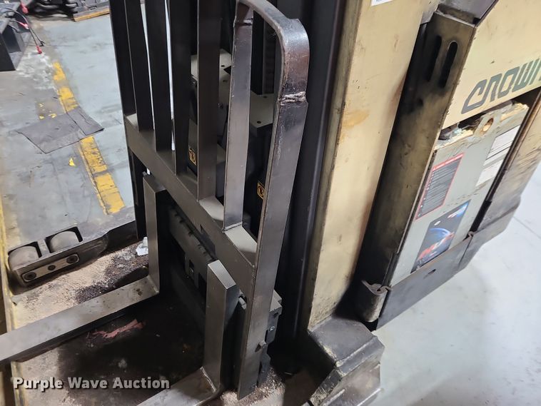 image for item DK4133 1992 Crown 45RRTT  forklift