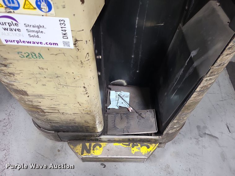 image for item DK4133 1992 Crown 45RRTT  forklift