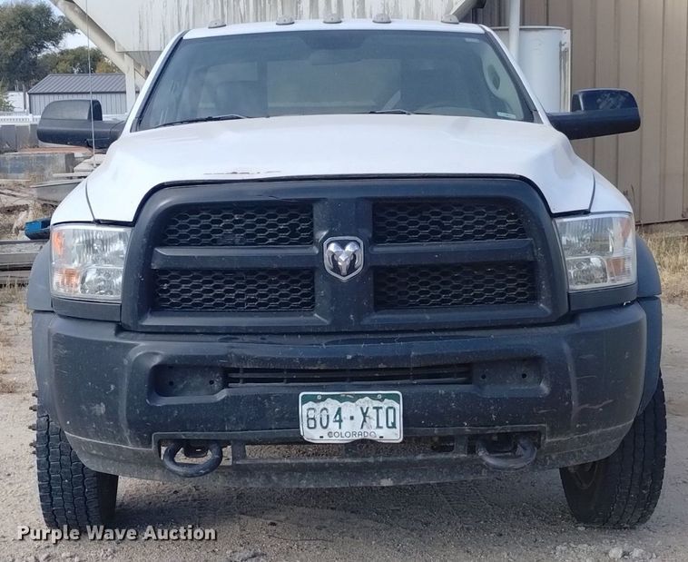 image for item DK8864 2017 Dodge Ram 5500HD  flatbed truck