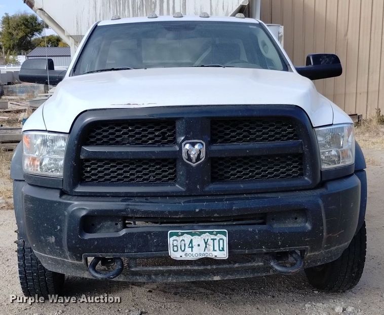 image for item DK8864 2017 Dodge Ram 5500HD  flatbed truck