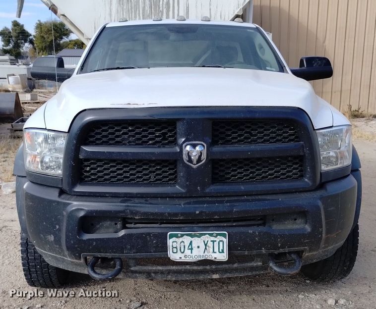 image for item DK8864 2017 Dodge Ram 5500HD  flatbed truck