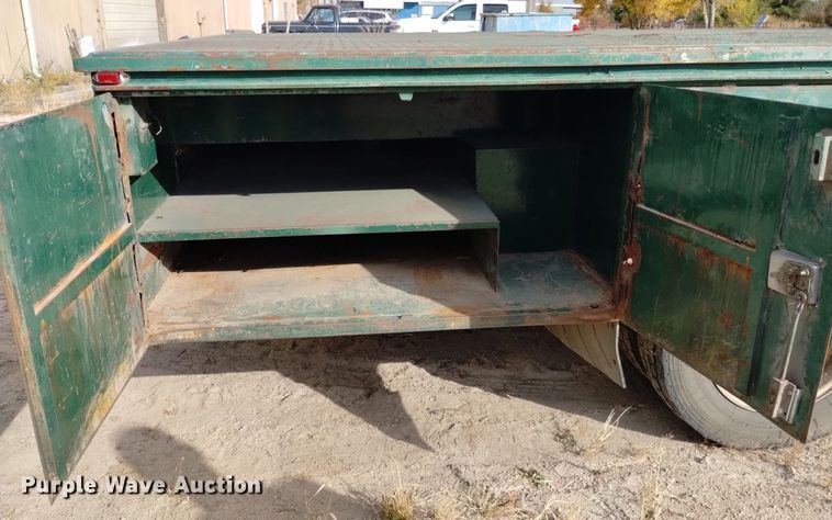 image for item DK8864 2017 Dodge Ram 5500HD  flatbed truck