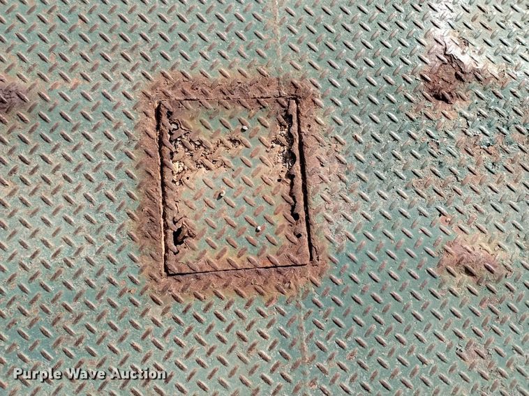 image for item DK8864 2017 Dodge Ram 5500HD  flatbed truck