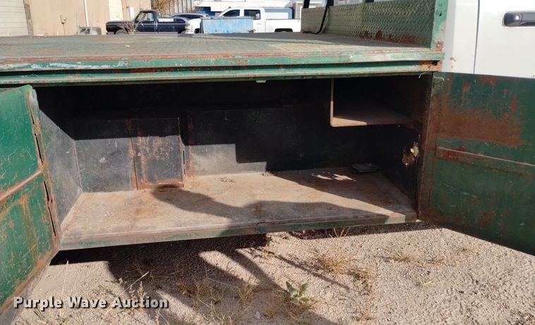 image for item DK8864 2017 Dodge Ram 5500HD  flatbed truck