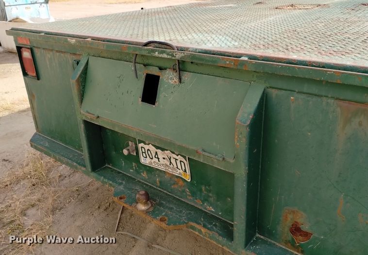 image for item DK8864 2017 Dodge Ram 5500HD  flatbed truck