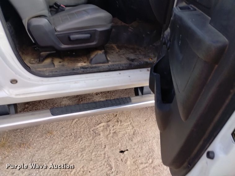 image for item DK8864 2017 Dodge Ram 5500HD  flatbed truck