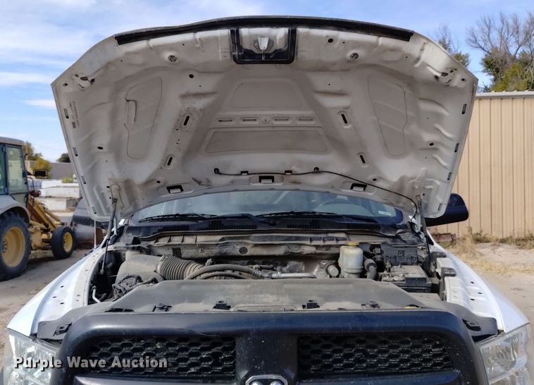 image for item DK8864 2017 Dodge Ram 5500HD  flatbed truck