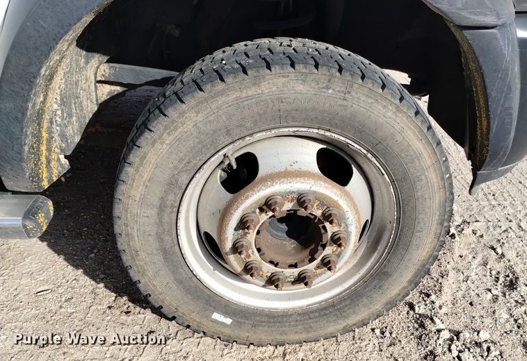 image for item DK8864 2017 Dodge Ram 5500HD  flatbed truck