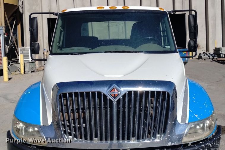 image for item DK8866 2012 International 4300  truck cab and chassis