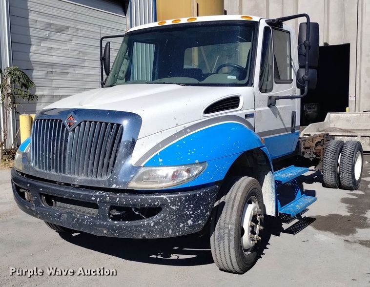 image for item DK8866 2012 International 4300  truck cab and chassis