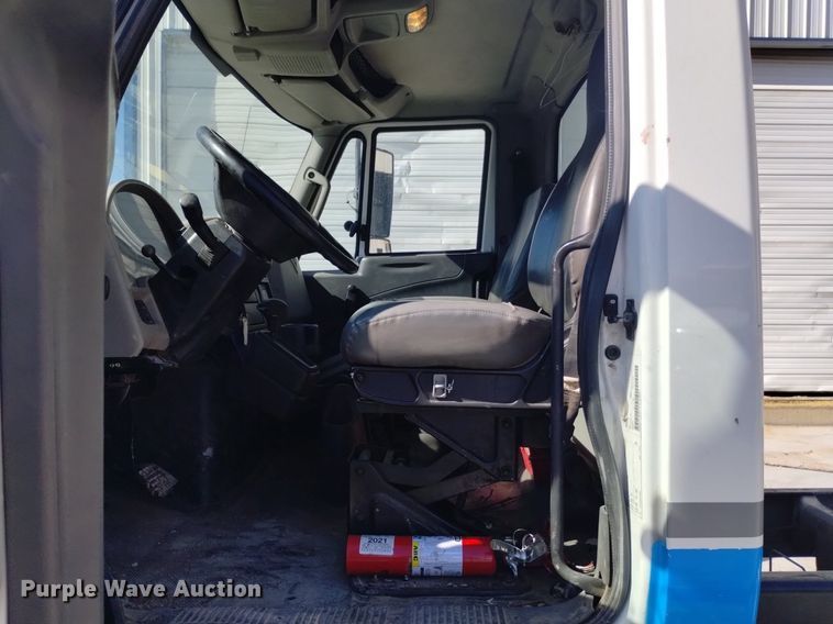 image for item DK8866 2012 International 4300  truck cab and chassis