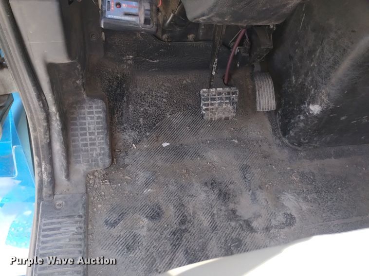 image for item DK8866 2012 International 4300  truck cab and chassis