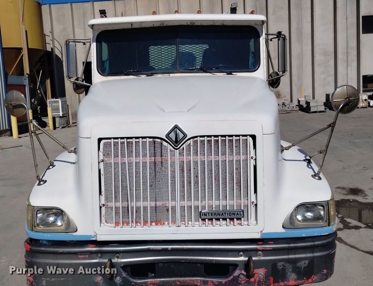 image for item DK8867 1998 International 9100  crane truck