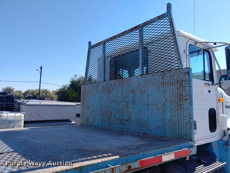 image for item DK8867 1998 International 9100  crane truck