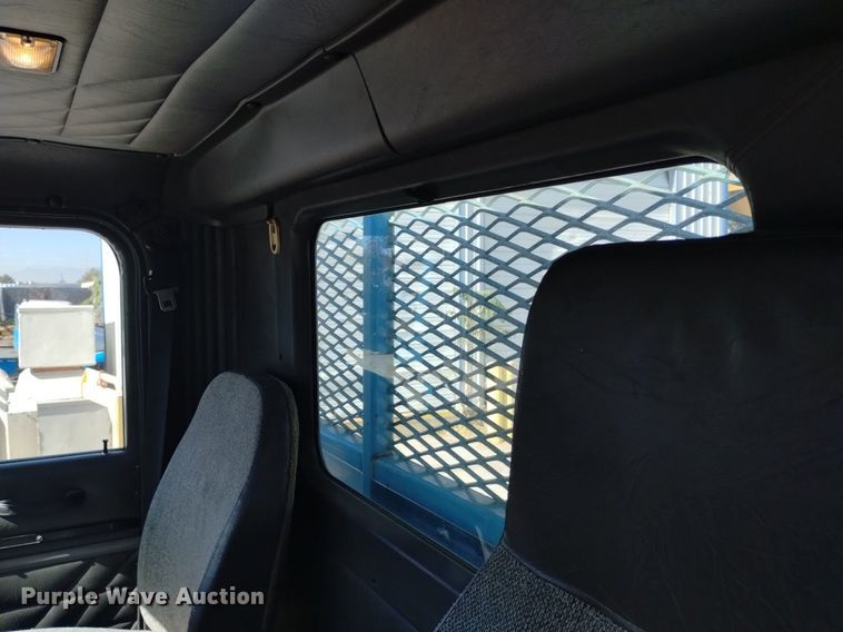 image for item DK8867 1998 International 9100  crane truck