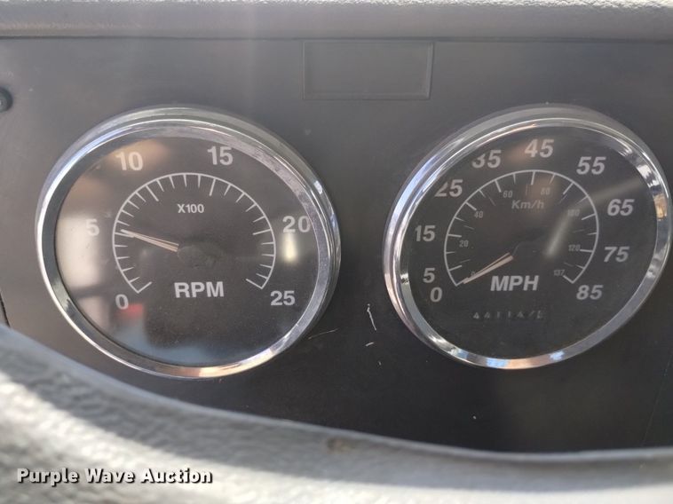 image for item DK8867 1998 International 9100  crane truck