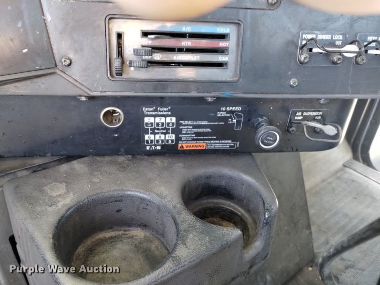 image for item DK8867 1998 International 9100  crane truck