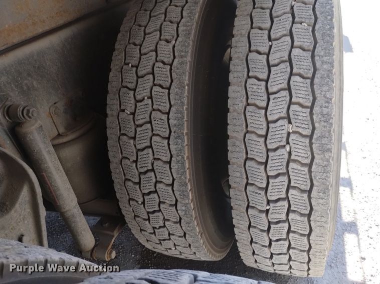 image for item DK8867 1998 International 9100  crane truck