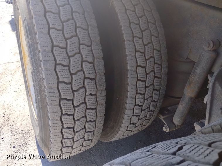 image for item DK8867 1998 International 9100  crane truck